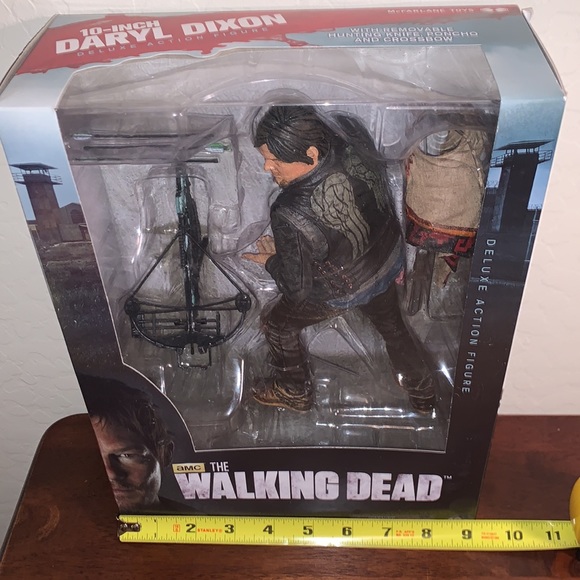 THE WALKING DEAD NEW IN SEALED BOX DARYL DIXON 10” DELUXE ACTION FIGURE - Picture 6 of 6